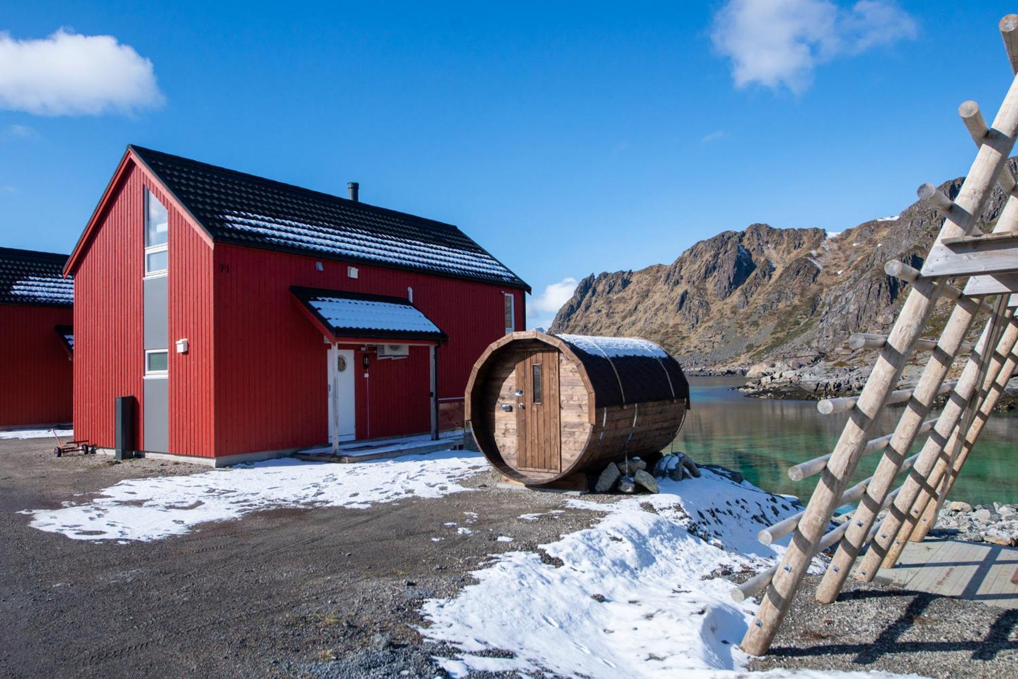 Lofoten Waterfront Luxury Lodge Ballstad Buitenkant foto