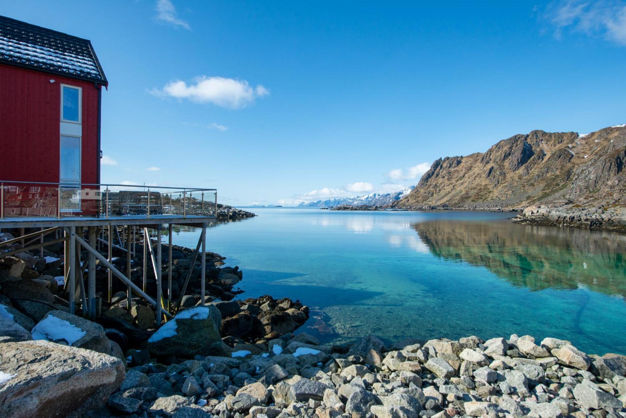 Lofoten Waterfront Luxury Lodge Ballstad Buitenkant foto