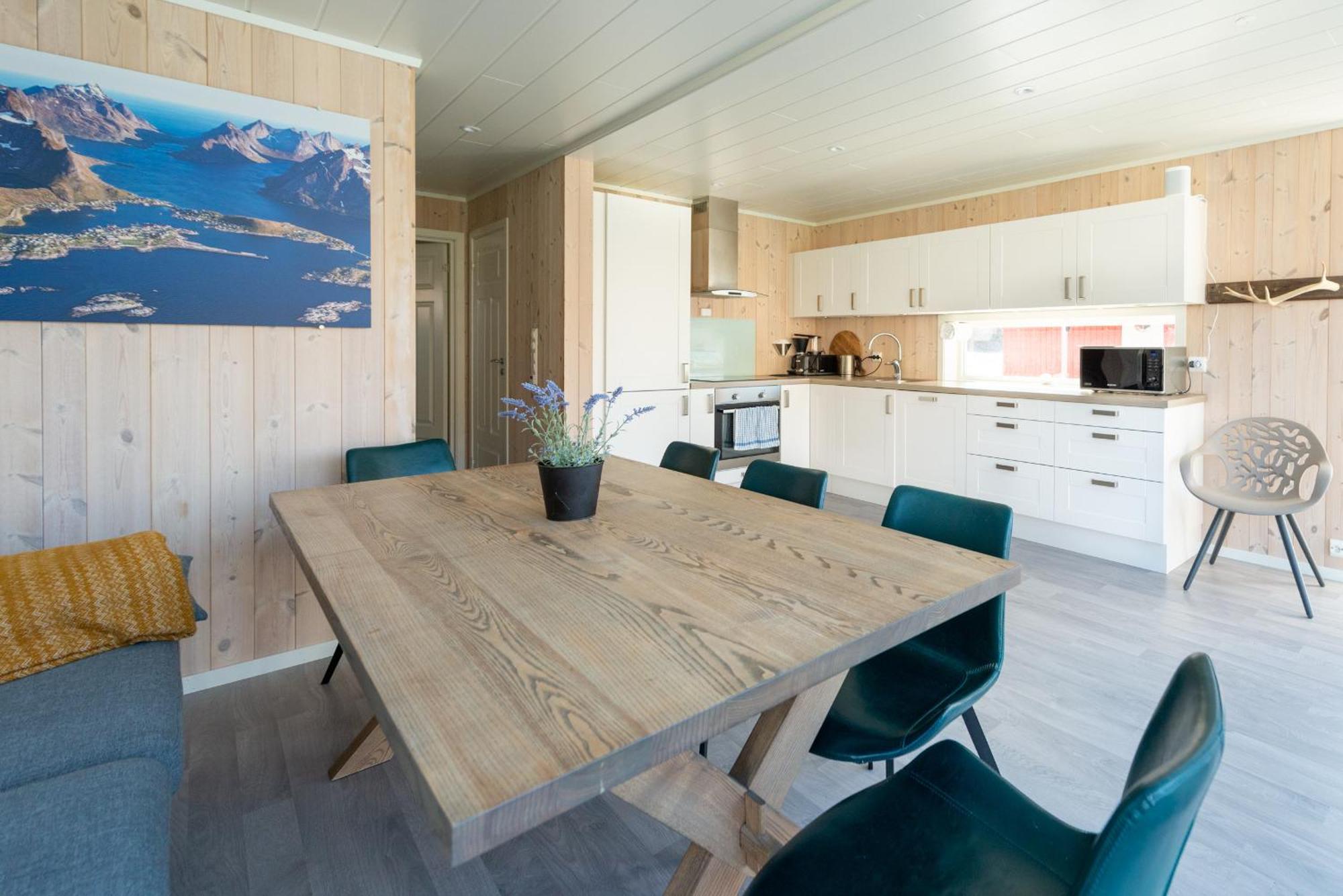 Lofoten Waterfront Luxury Lodge Ballstad Buitenkant foto